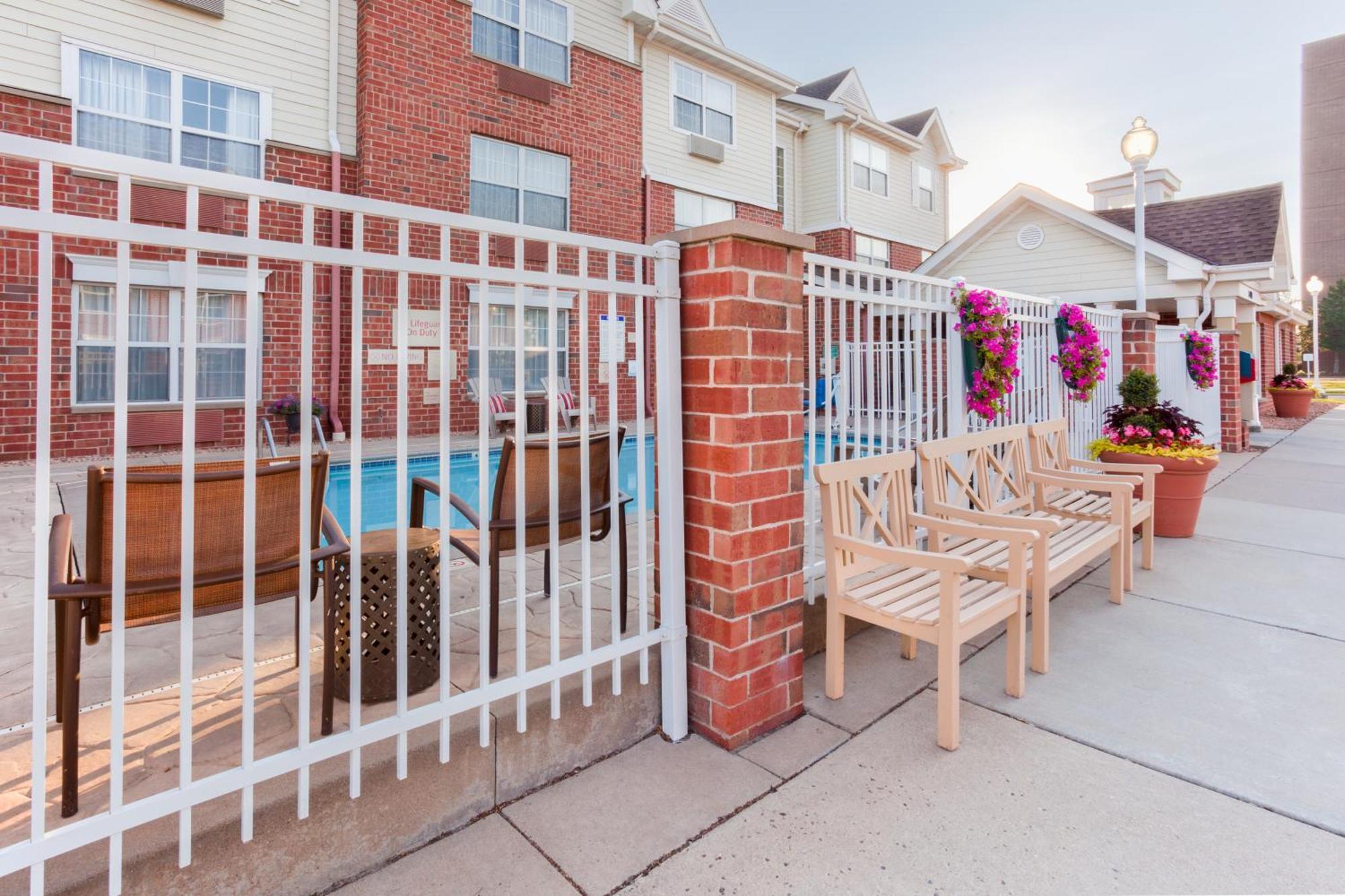Towneplace Suites Minneapolis West/St. Louis Park Bagian luar foto