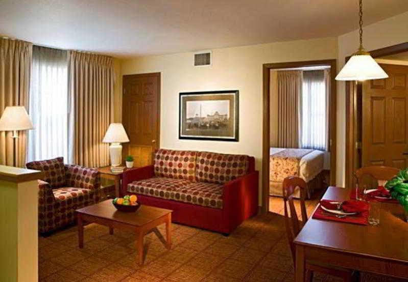 Towneplace Suites Minneapolis West/St. Louis Park Bagian luar foto
