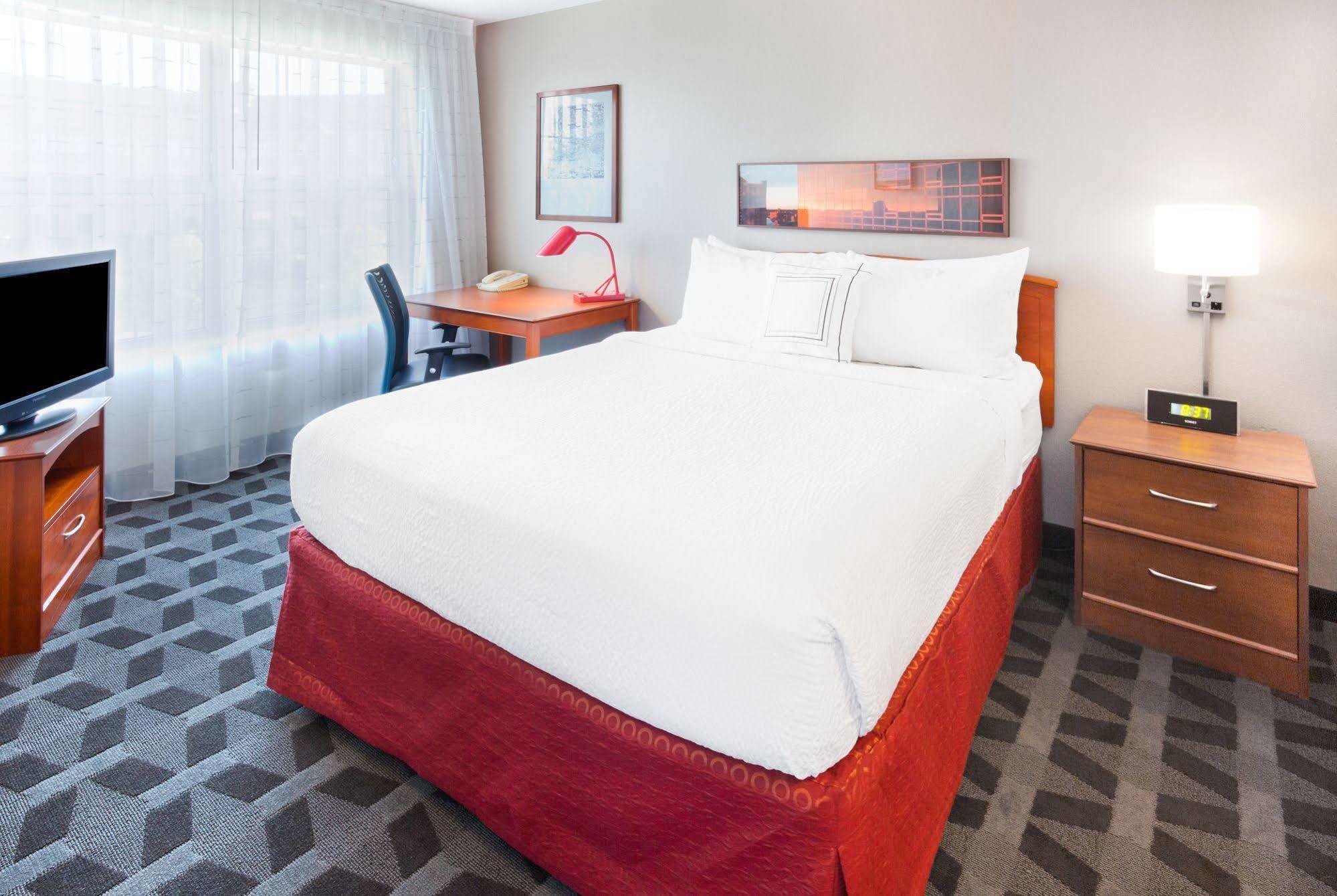 Towneplace Suites Minneapolis West/St. Louis Park Bagian luar foto
